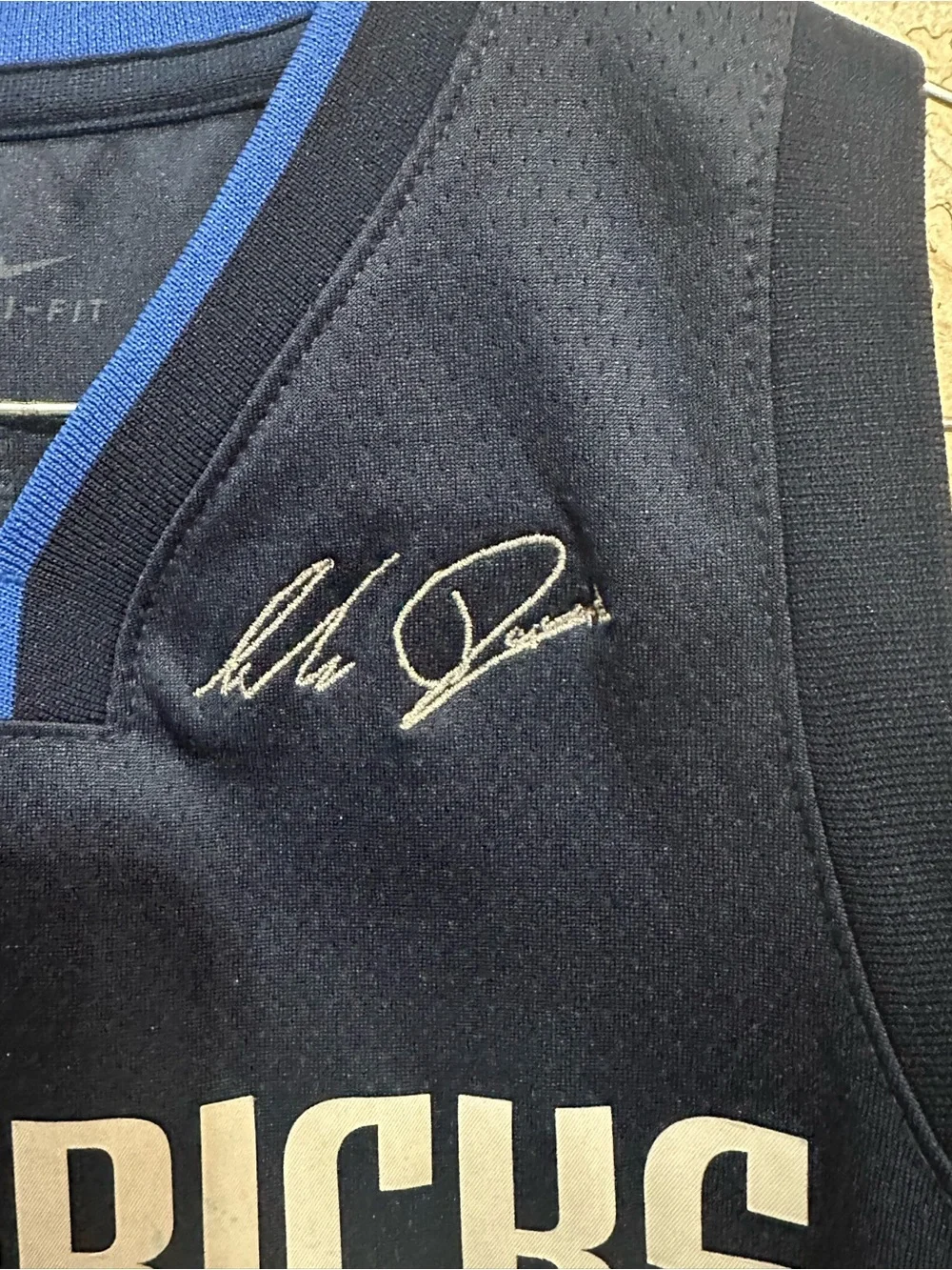 Nike Youth Dallas Mavericks #77 Luka Doncic Statement Edition Jersey size Small
